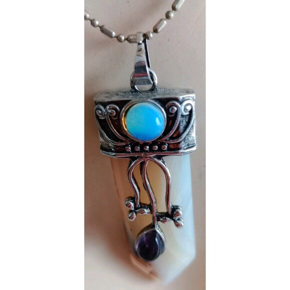 Detailed Natural Crystal Quartz Pendant Necklace 16 Inches Multi-Color Unique - Picture 2 of 4